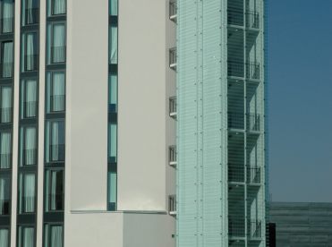 Glass facade with point fixings